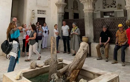 Discover the old city of dubai by walk