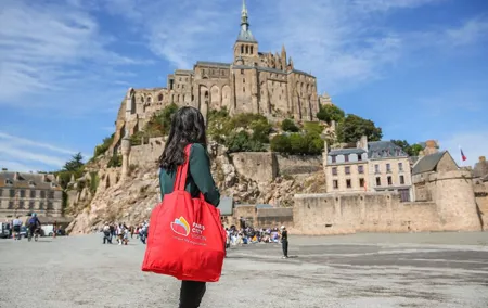 Mont Saint Michel Guided Day Trip with Hotel Pickup