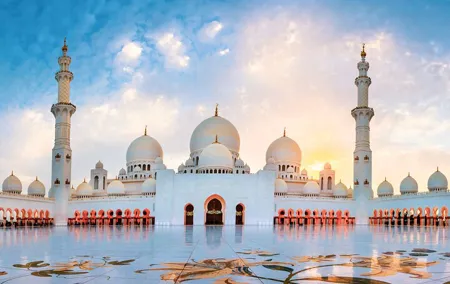 From Dubai: Abu Dhabi Day Tour with Grand Mosque Visit