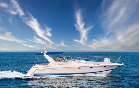 40ft Luxury Yacht Tour up to 12 Guests in Dubai