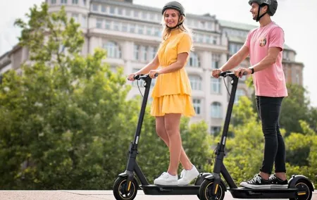 Paris City Tour by E-Scooter with Fun Guide (Small groups)