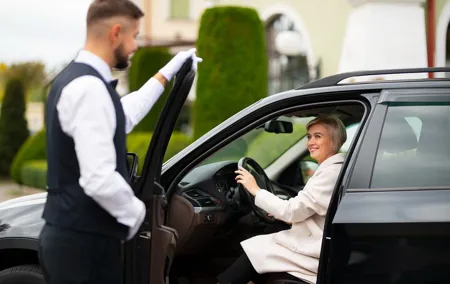 Dubai Private Transfer to The Outlet Village