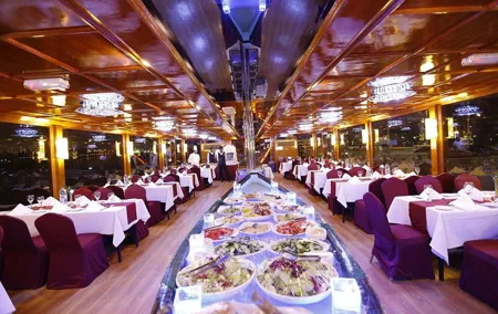 Dubai Creek 2-Hour Romantic Dinner Cruise