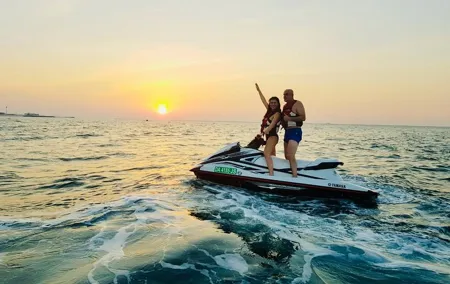 Jet Ski Tour Dubai: La Mer-World Island for 50 minutes