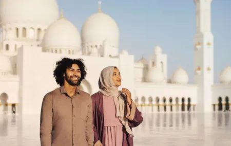 Private Abu Dhabi sightseeing Tour by luxury minivan 6X person