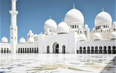 Abu Dhabi Full-Day Sightseeing Tour from Dubai with a guide