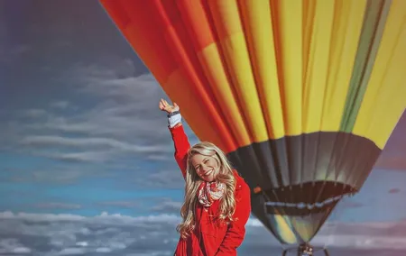 Hot Air Balloon Sightseeing Tour of Dubai by Sunrise