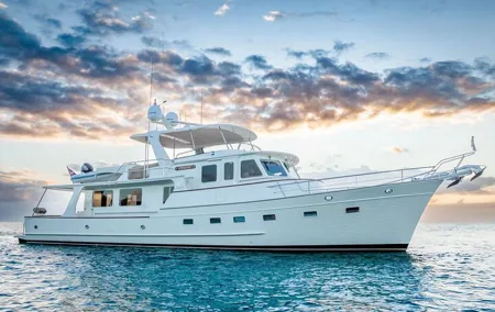 Dubai Xclusive Superyacht Brunch Tour with Transfer Option