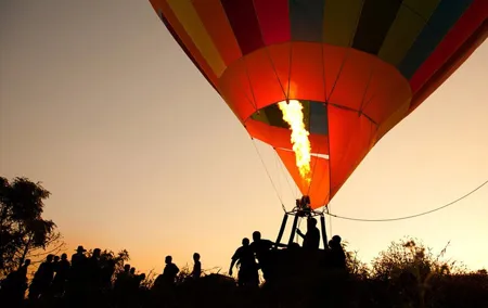 Enjoy Standard Dubai Desert Hot Air Balloon