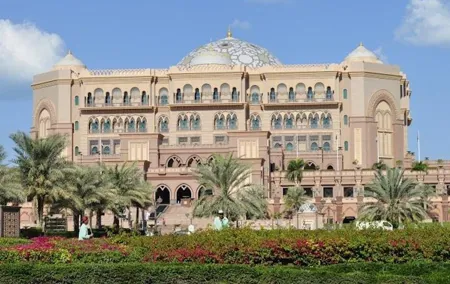 From Dubai to Abu Dhabi city tour [Japanese tour] [private car]