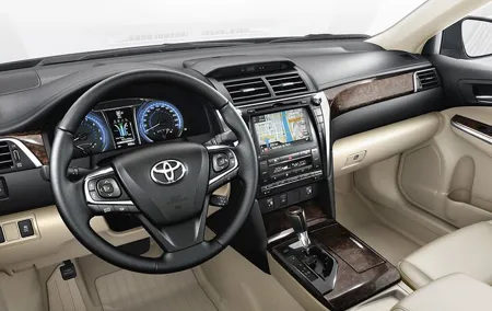 Muscat-Dubai: Muscat private Transfer to/ from Dubai