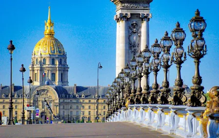 Paris 8-hours VIP Private Sightseeing and Shopping Tour in Paris