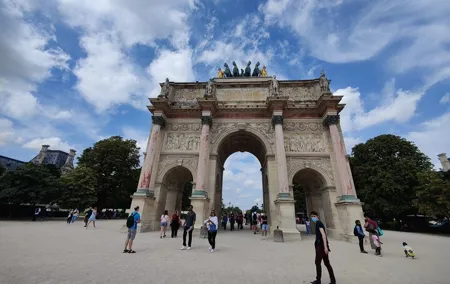 4 hours Paris Private Tour with hotel pickup & drop