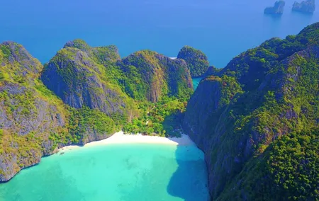 Phi Phi Islands Adventure Day Trip w/ Seaview Lunch by V. Marine
