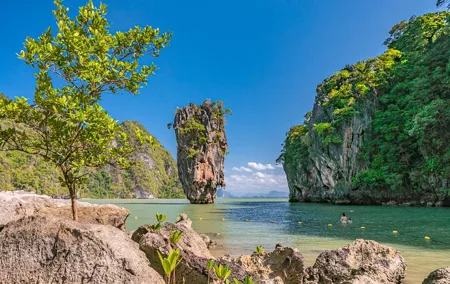 Phi Phi Island & James Bond Island by Sawanu Speed Catamaran
