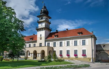 Zhovkva and Krekhiv Monastery Private Half-Day Tour from Lviv