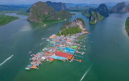 Phi Phi and Jamebond Islands Snorkeling,Canoeing Tour from Phuket