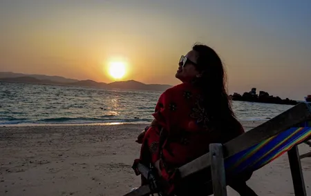 Small Group Phi Phi Islands Sunrise Tour with Seaview Lunch