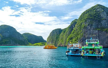 Phi Phi Khai Islands Excursion with Seaview & Lunch by speedboat