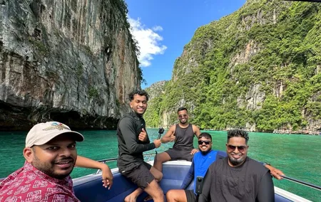 Phuket: Best of Phi Phi Islands Snorkeling Tour with Lunch