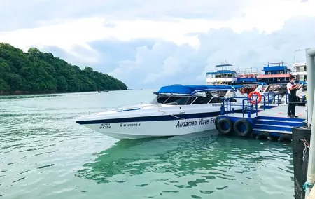 Speedboat Transfer Phi Phi Tonsai to Phuket with Dropoff Service