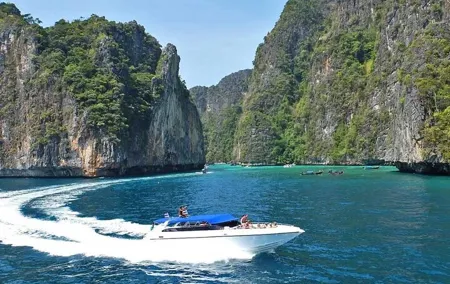 Phuket Phi Phi Island Tour with Lunch by Speedboat (Excl NPF)
