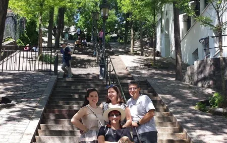 1st Day in Paris Discovery Private Tour: 'How-to' Orientation & Sightseeing Fun!