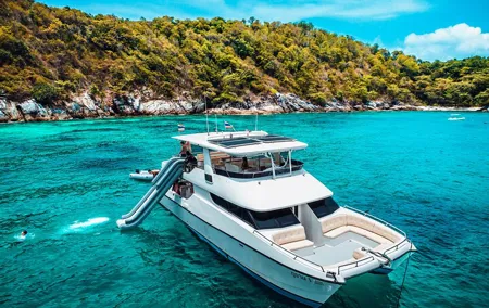 Moonlight Luxury Yacht Cruise to Phi Phi and Maithon from Phuket