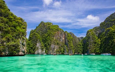 From Phuket: Phi Phi, Maya Bay & Khai Islands Speedboat Tour