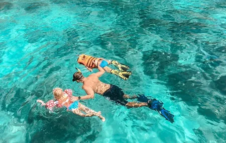 Early Phi Phi Islands with Snorkeling & Buffet Lunch from Phuket