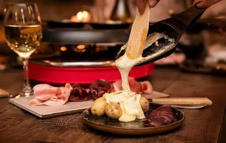 Le Marais Gourmet Private Food & Wine Tour – Premium Tasting
