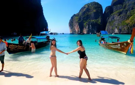 Phi Phi Island Big Boat Tour – Snorkeling, Beaches & Scenic Views