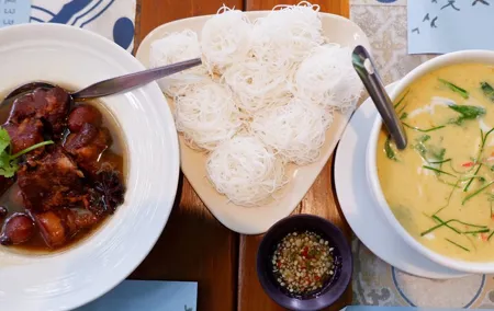 Phuket Night Food Tour & Old Town's Magical Lights