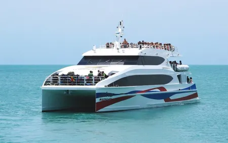 Shared Transfer from Phuket to Koh Tao by Coach and Catamaran