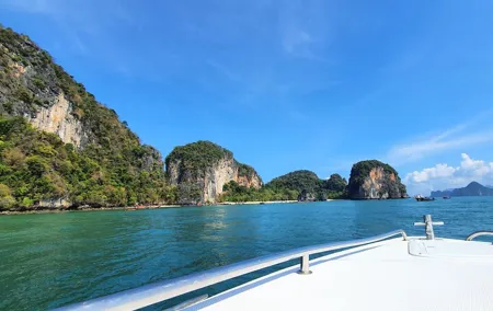 Phi Phi Island Hopping Day Trip by Speed Boat from Phuket