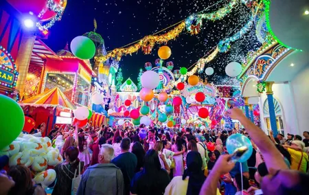 Carnival Entertainment and Dinner Experience in Phuket