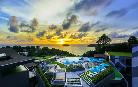 Stylish Twilight Dinner Experience at The SIS Kata Resort
