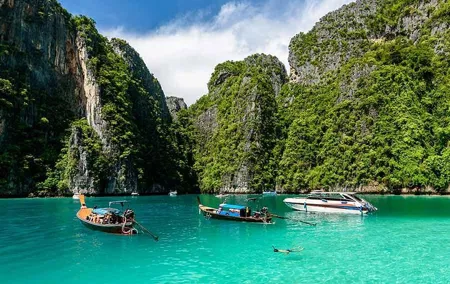 Phi Phi & Bamboo Island Premium Tour by Speed Boat