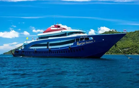 Phi Phi Islands Tour First Class By Royal Jet Cruiser From Phuket