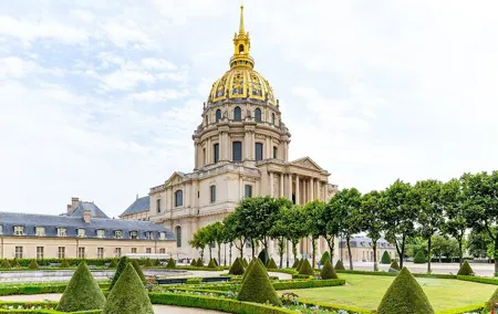 Napoleons Tomb and Army Museum