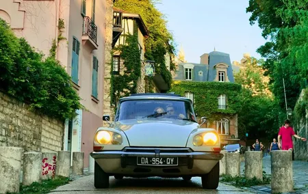All of Paris Tour in a Vintage Open-Top French Car Citroen DS
