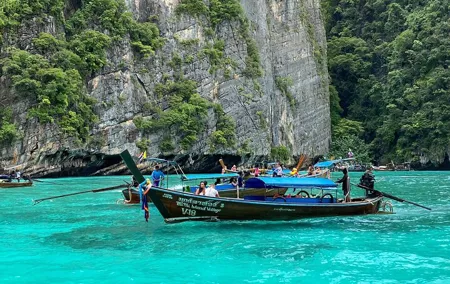 Phi Phi island Tour by Big Boat