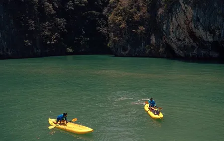 Hong by Starlight with Canoe