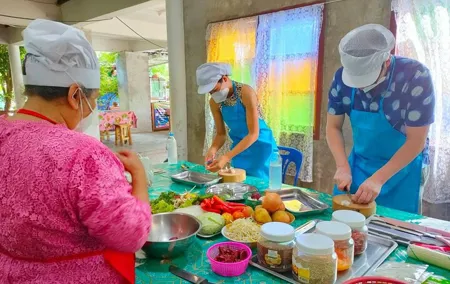 Phuket Authentic Thai Cooking Class with Big Mom