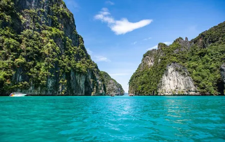 Whole Day Phi Phi Island Tour with Lunch