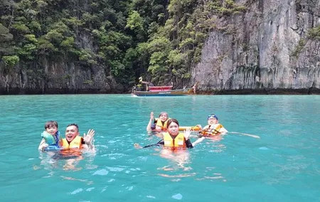 Private Sunrise Tour to Phi Phi Island