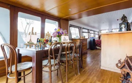 Fashion Design Workshop & Brunch on a Seine River Boat in Paris