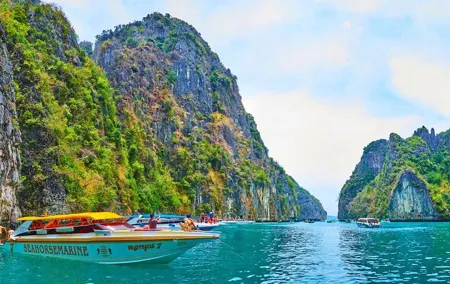 VIP Phi Phi Island Sunset tour with Lunch by Speed Boat