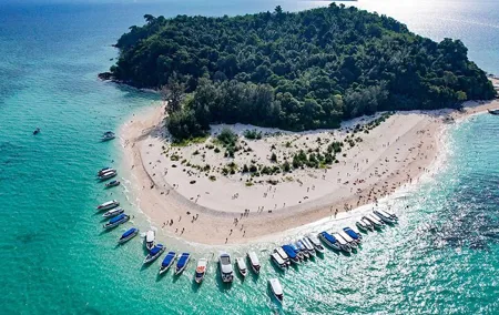 Private Phi Phi and Bamboo Island Tour by Speedboat