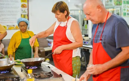 Full Day Phuket Easy Thai Cooking Class and Market Tour